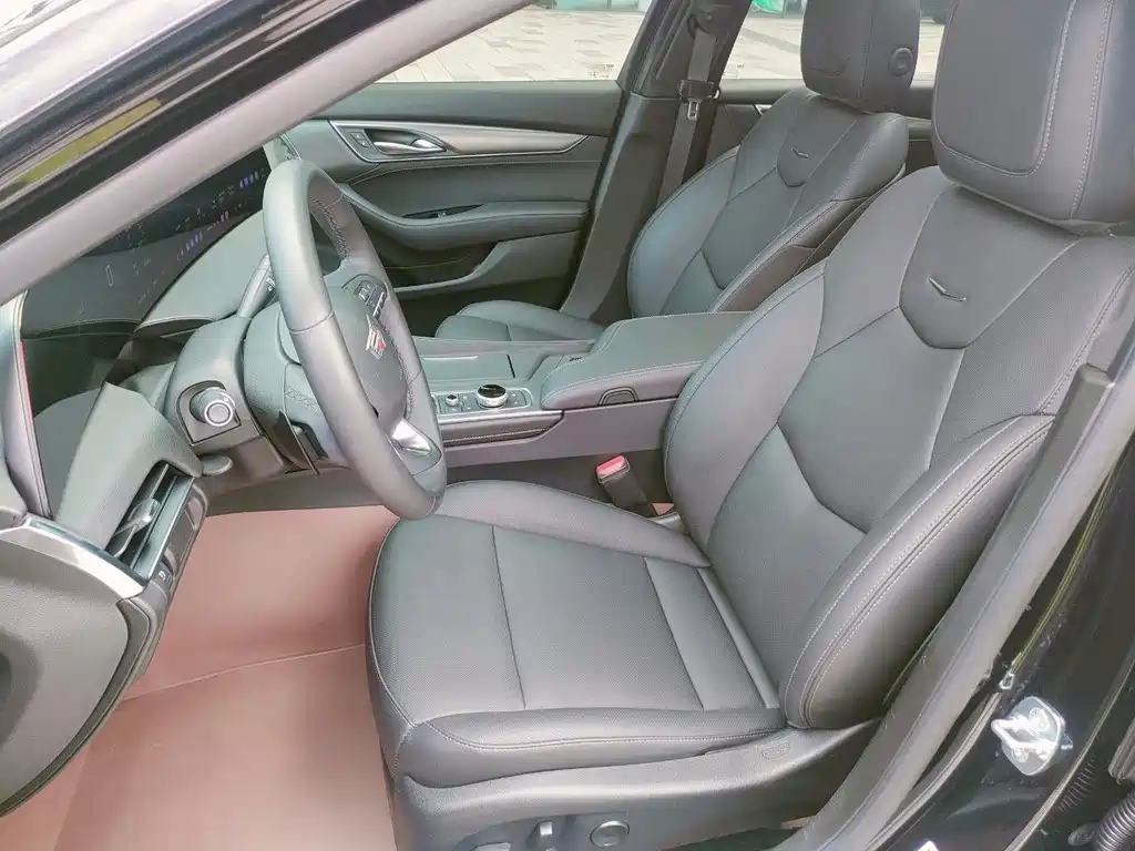Cadillac CT5 — фото 14