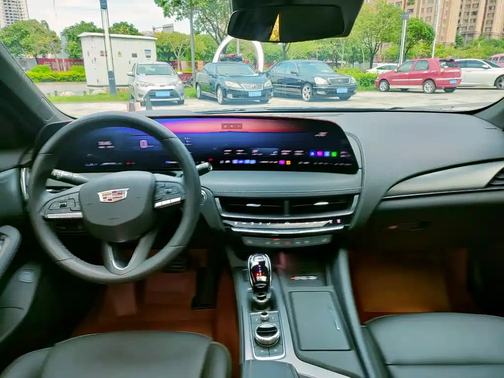 Cadillac CT5 — фото 22