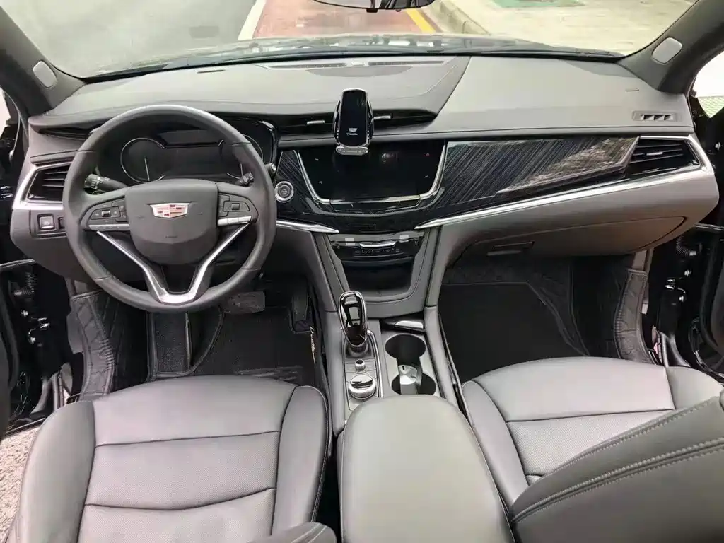 Cadillac XT6 — фото 5