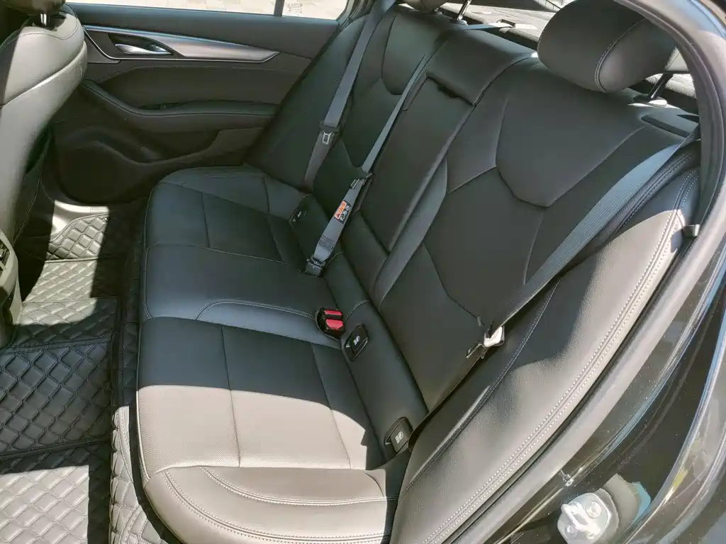 Cadillac CT5 — фото 21