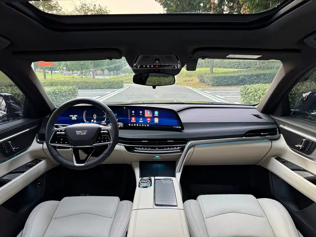 Cadillac CT6 — фото 17