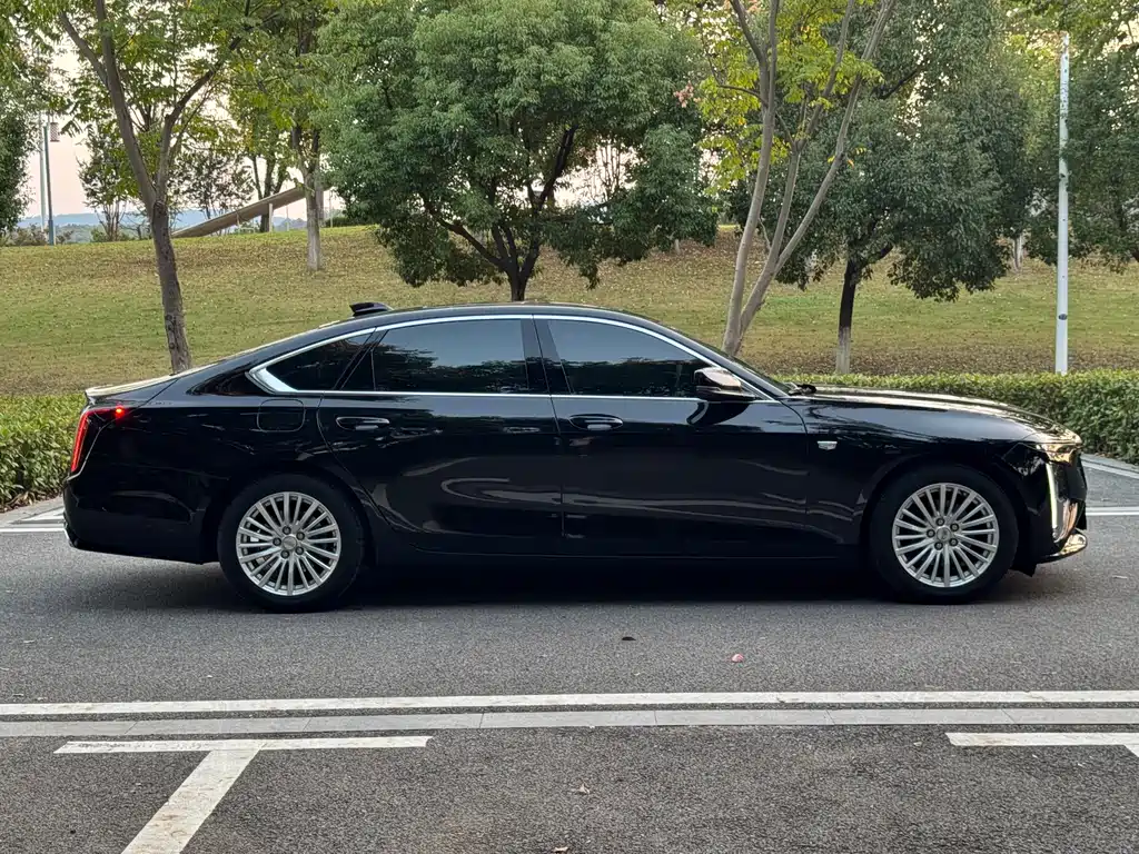 Cadillac CT6 — фото 8