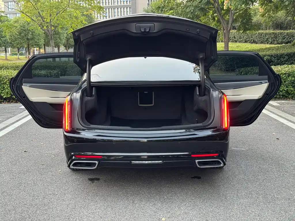 Cadillac CT6 — фото 9