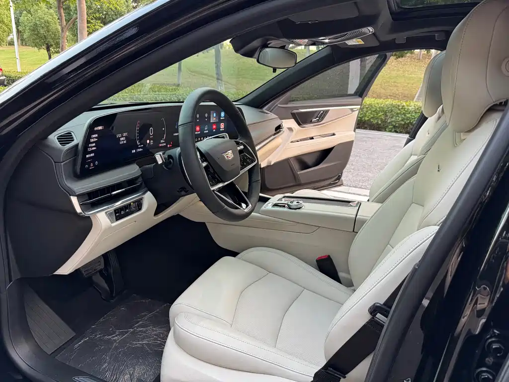 Cadillac CT6 — фото 10