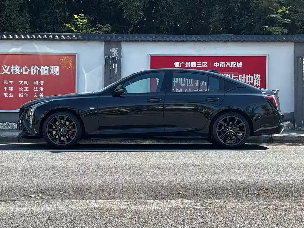 Cadillac CT5 — фото 3