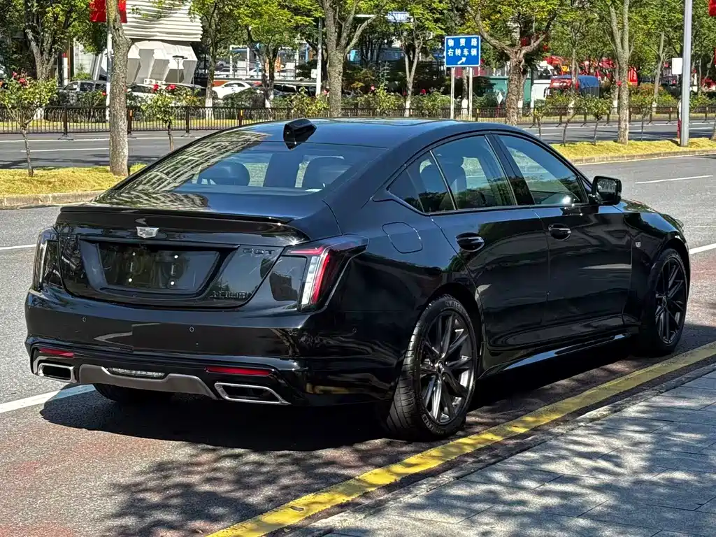Cadillac CT5 — фото 8