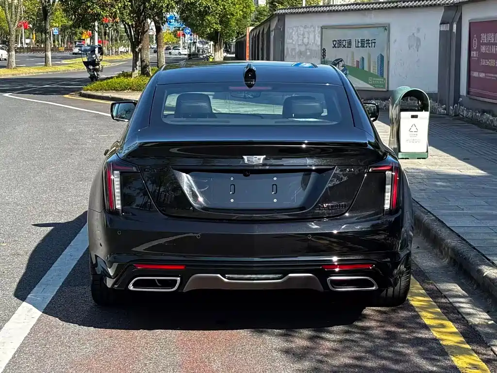 Cadillac CT5 — фото 9