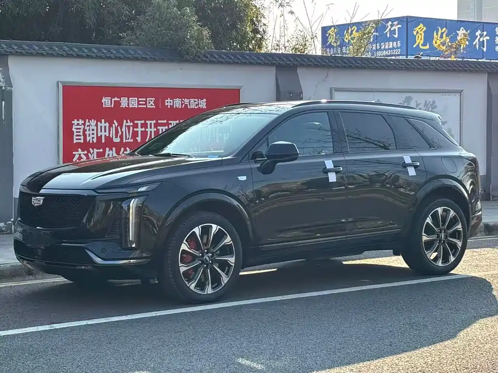 Cadillac XT5 — фото 13