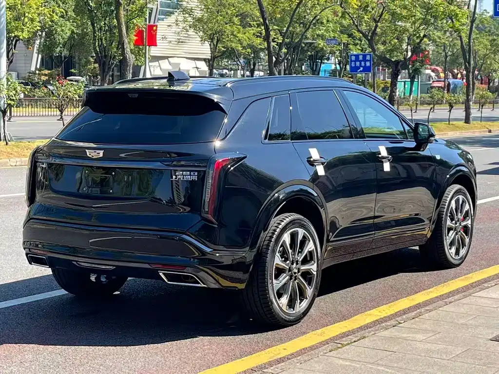 Cadillac XT5 — фото 14