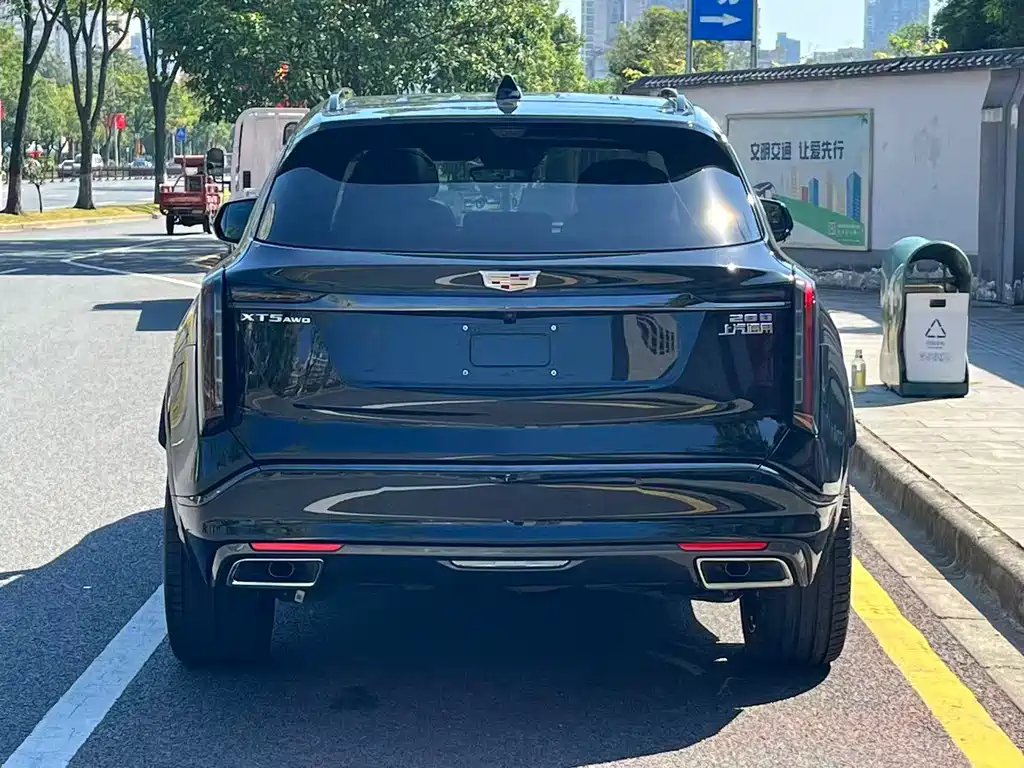 Cadillac XT5 — фото 15