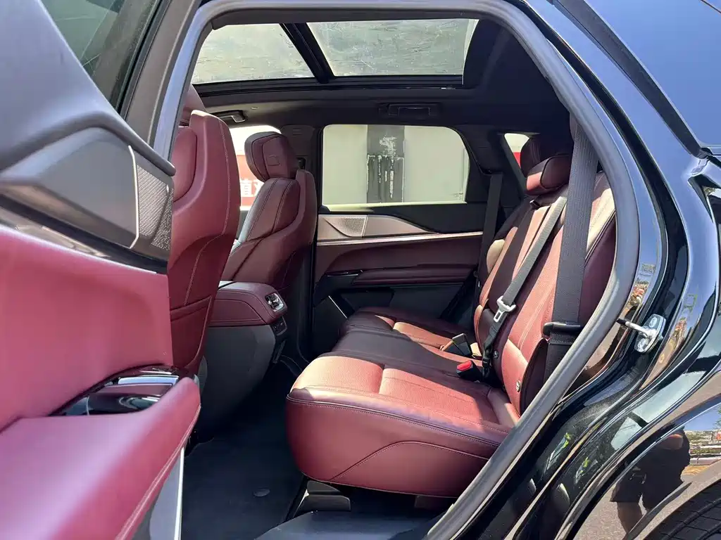 Cadillac XT5 — фото 6