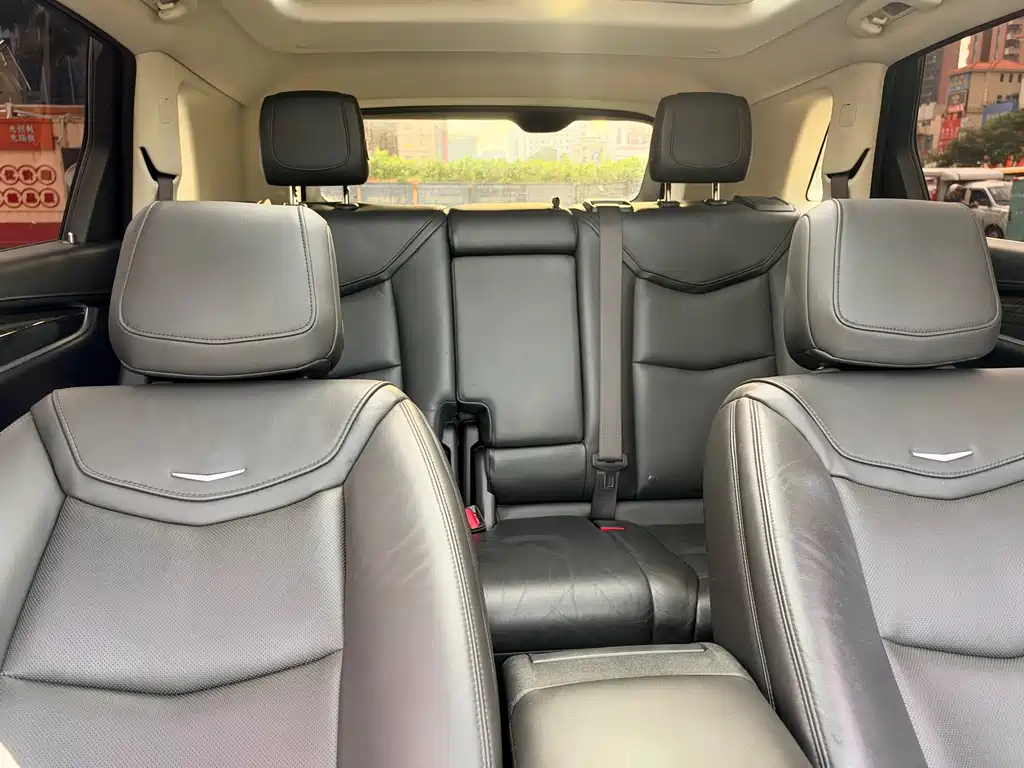 Cadillac XT5 — фото 19