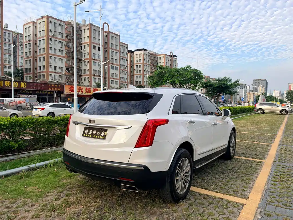 Cadillac XT5 — фото 6