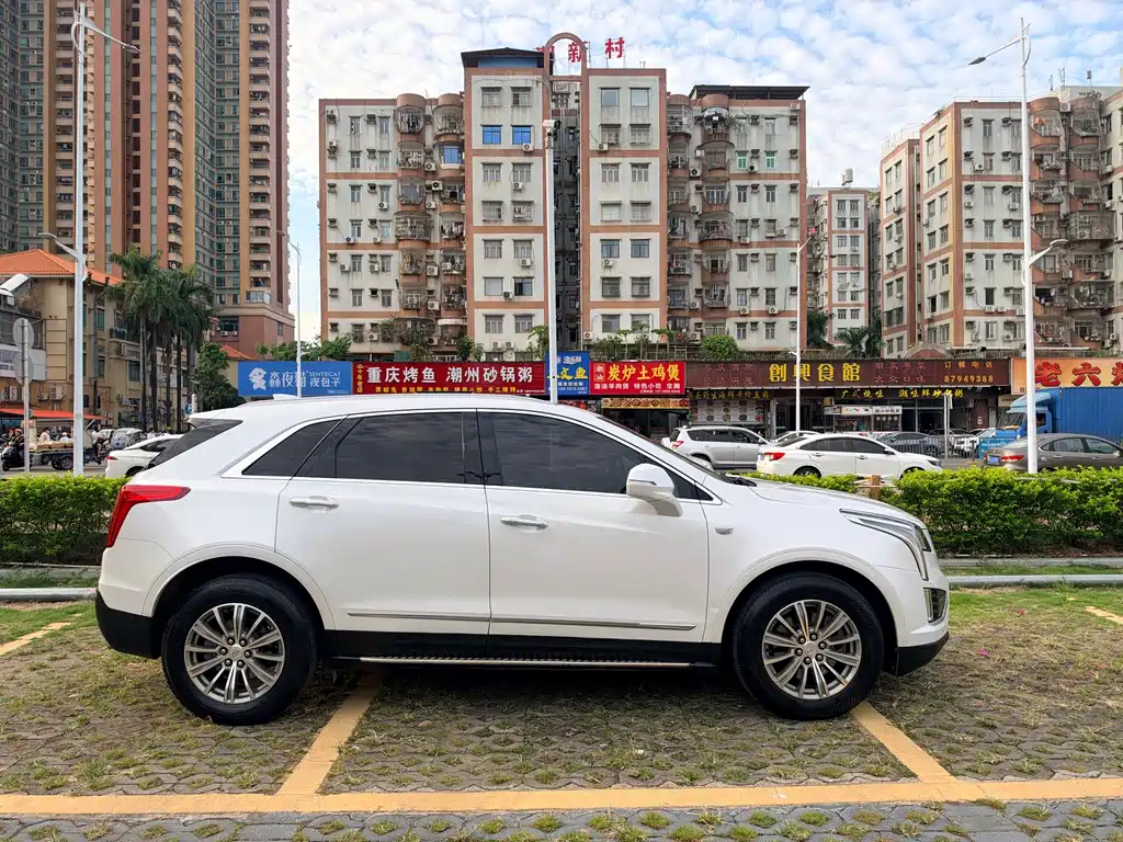 Cadillac XT5 — фото 7