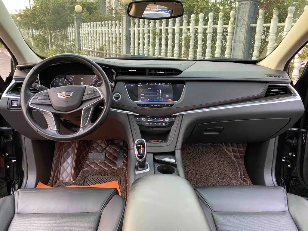 Cadillac XT5 — фото 9