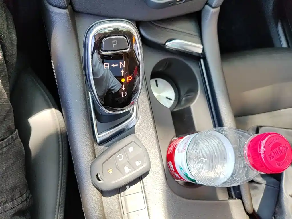 Cadillac XT5 — фото 14