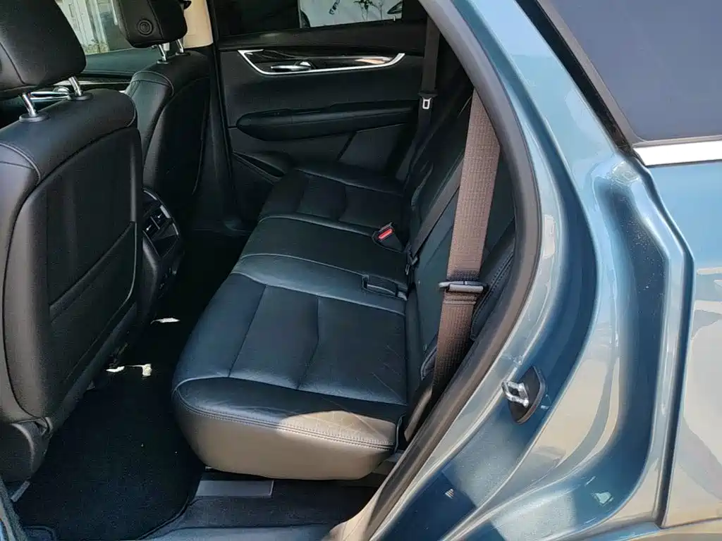 Cadillac XT5 — фото 17