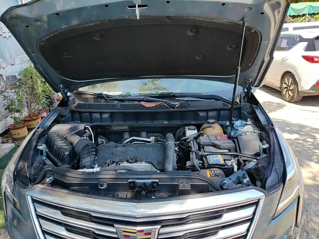 Cadillac XT5 — фото 20