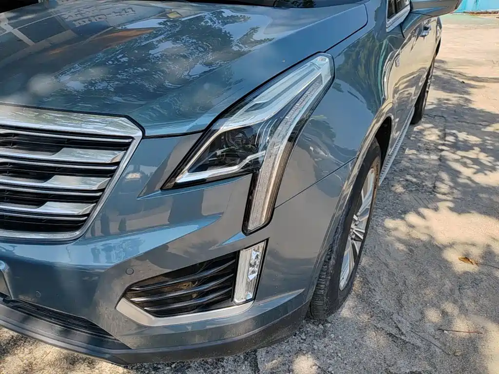 Cadillac XT5 — фото 24