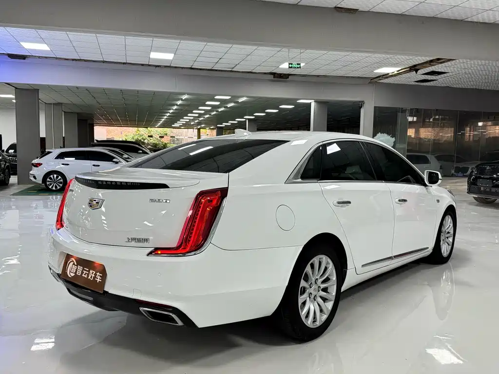 Cadillac XTS — фото 9