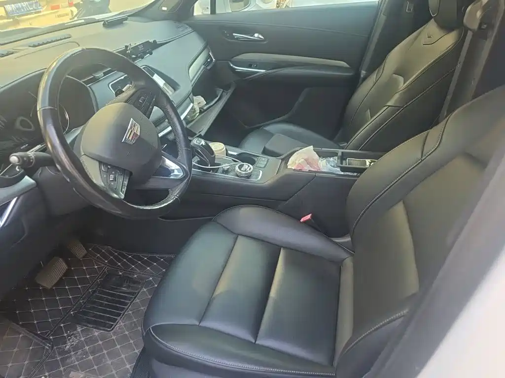 Cadillac XT4 — фото 11