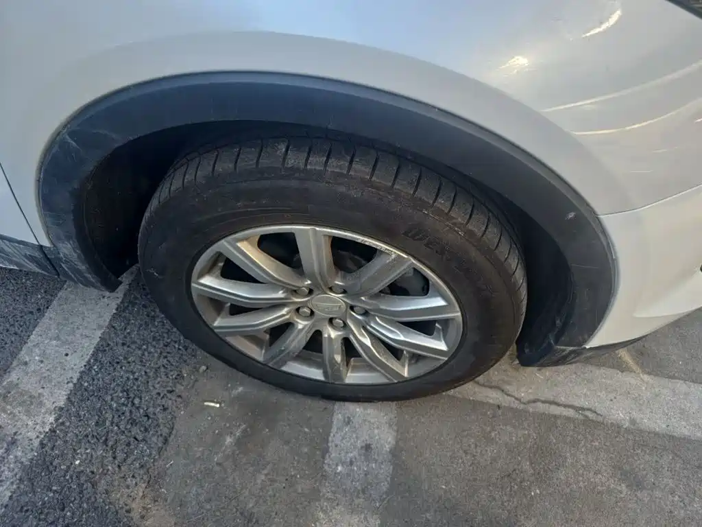 Cadillac XT4 — фото 24