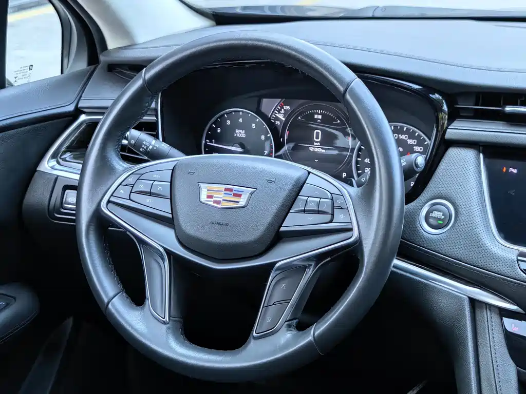 Cadillac XT5 — фото 20