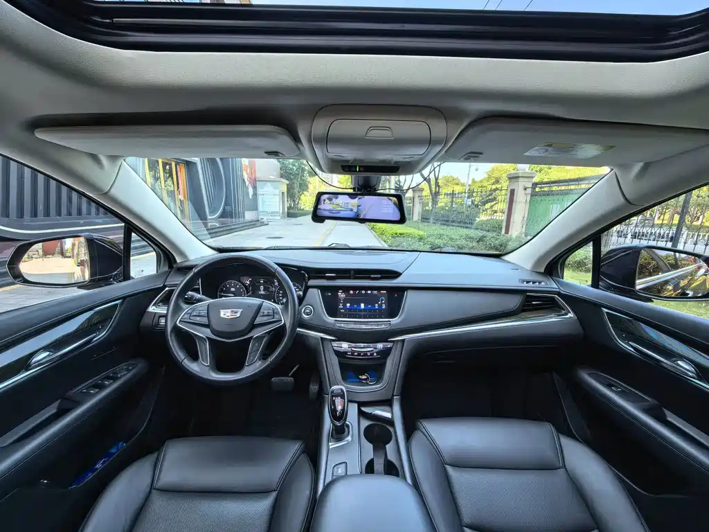 Cadillac XT5 — фото 21