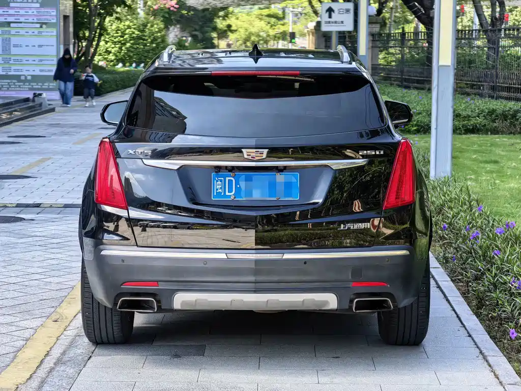 Cadillac XT5 — фото 5