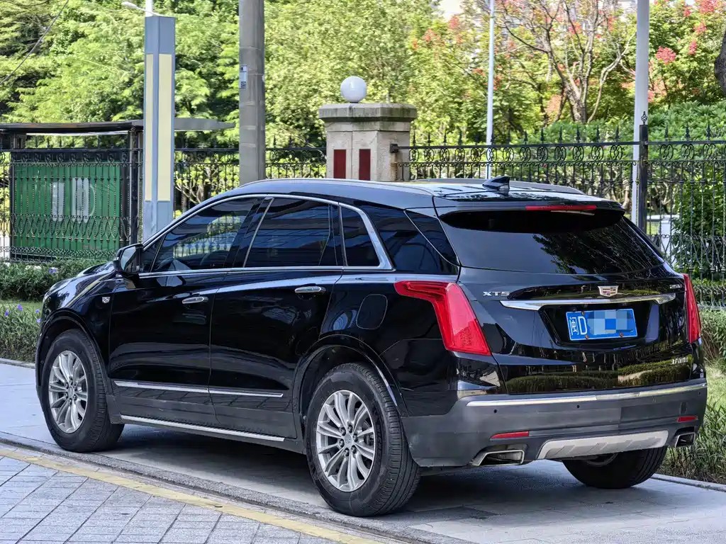Cadillac XT5 — фото 6