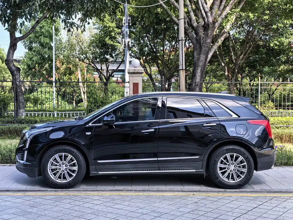 Cadillac XT5 — фото 7