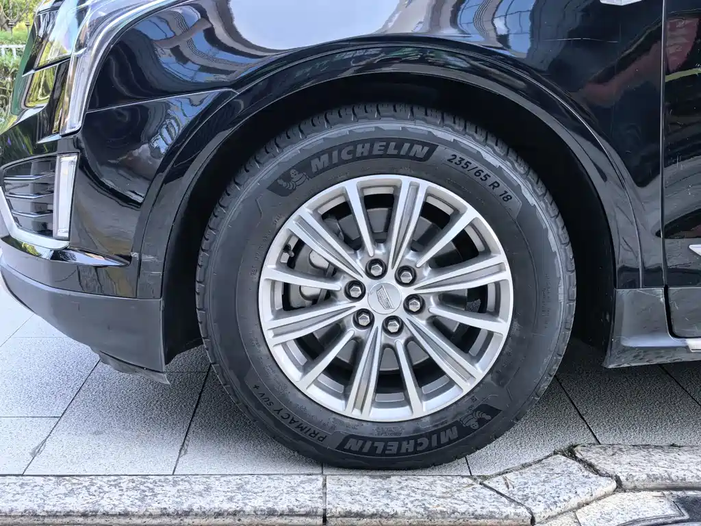 Cadillac XT5 — фото 8