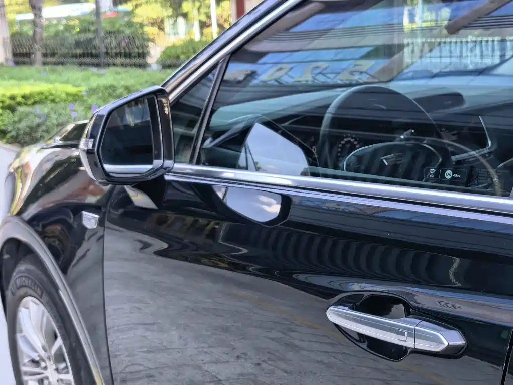 Cadillac XT5 — фото 9