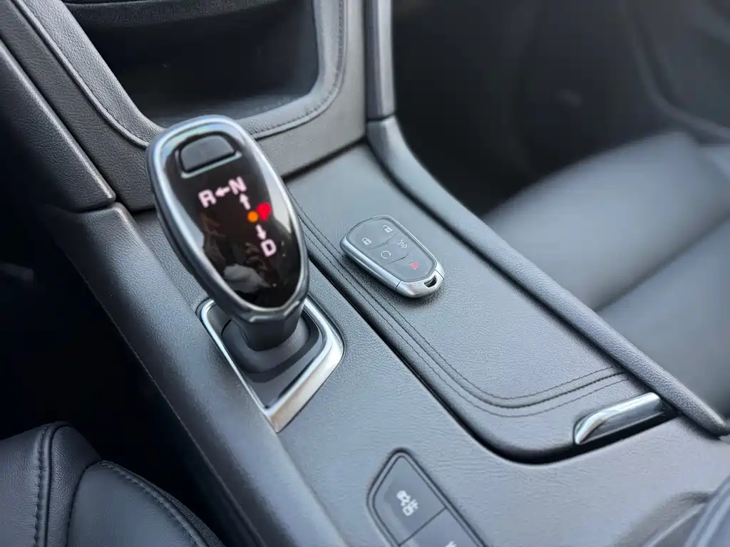 Cadillac XT5 — фото 19