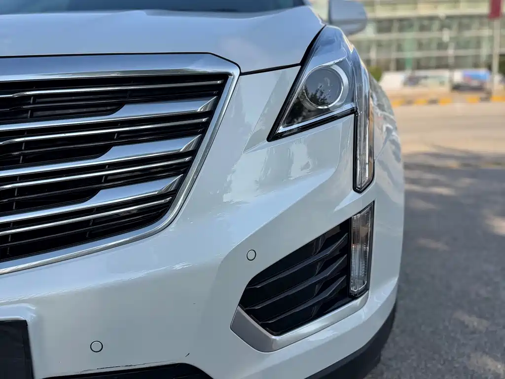 Cadillac XT5 — фото 7