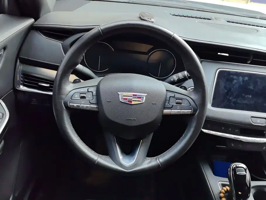 Cadillac XT4 — фото 15