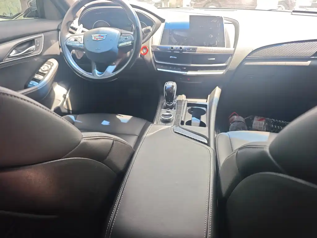 Cadillac CT5 — фото 15