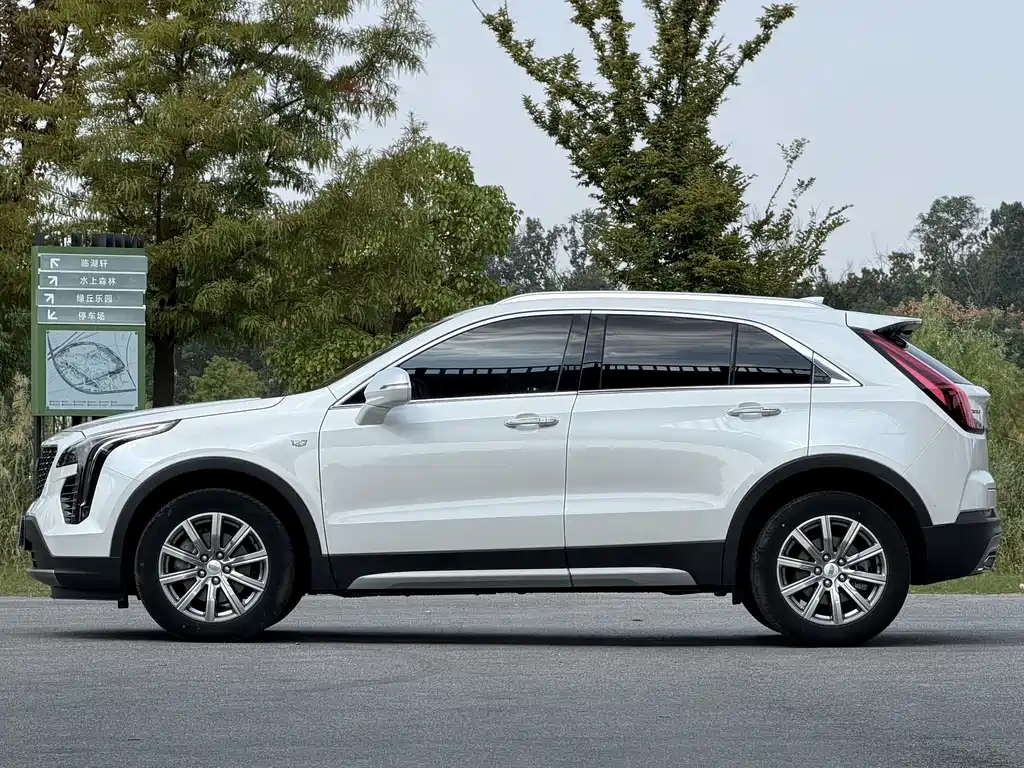 Cadillac XT4 — фото 20