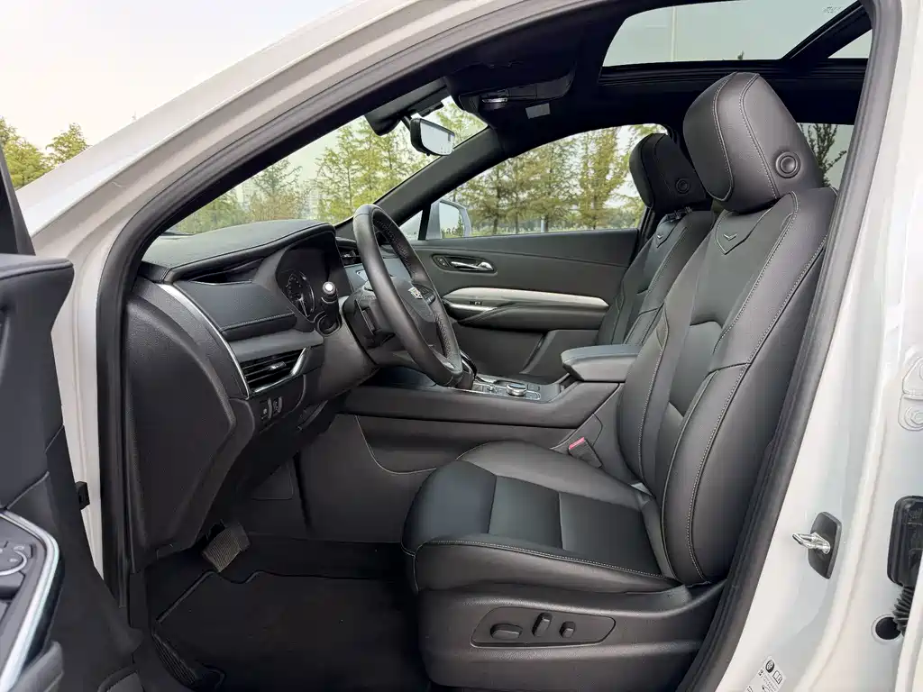 Cadillac XT4 — фото 4