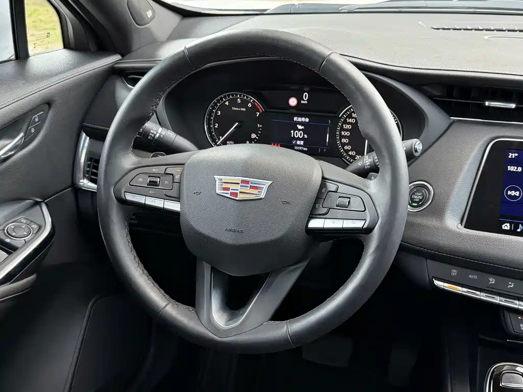 Cadillac XT4 — фото 5