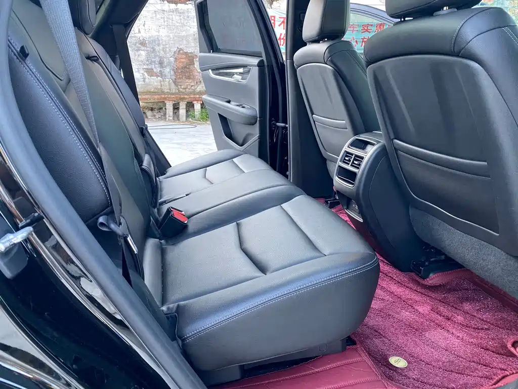 Cadillac XT5 — фото 11