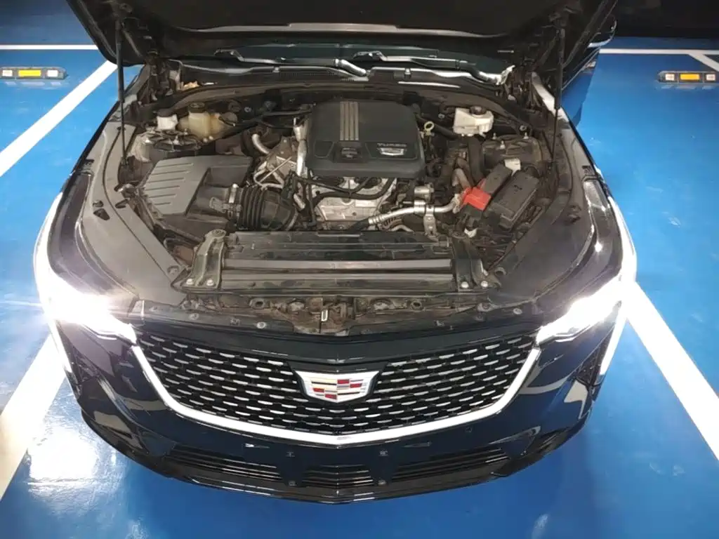 Cadillac CT4 — фото 20