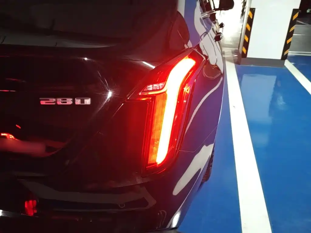 Cadillac CT4 — фото 8