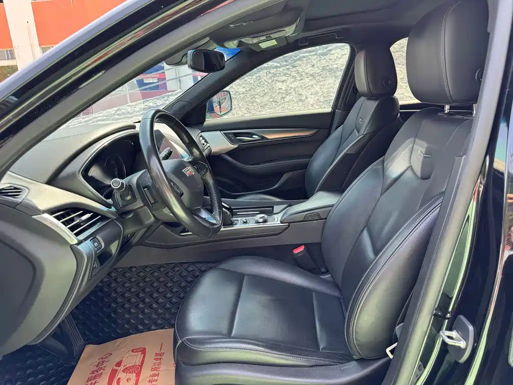 Cadillac CT5 — фото 4