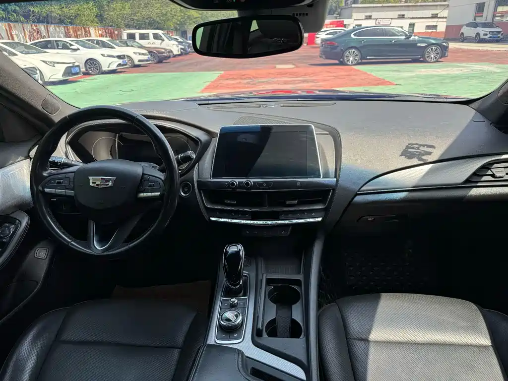 Cadillac CT5 — фото 5