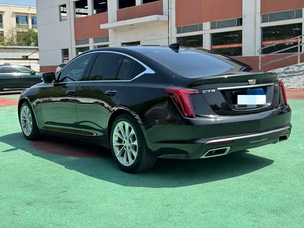 Cadillac CT5 — фото 8