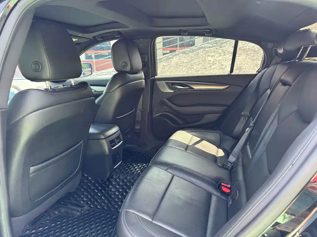 Cadillac CT5 — фото 9