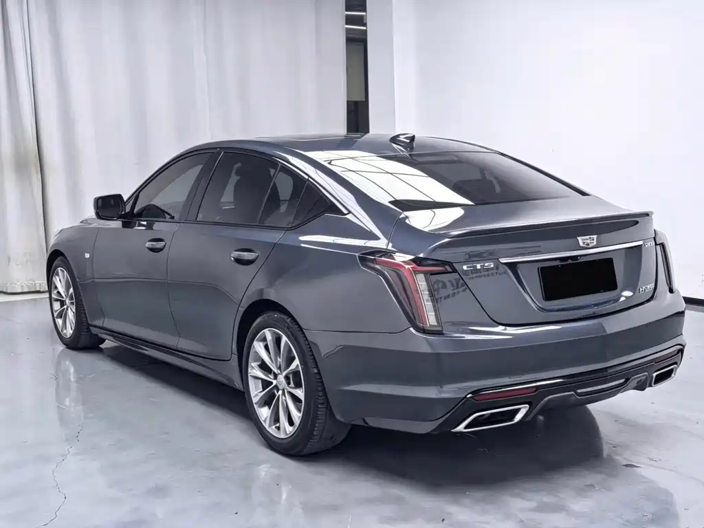 Cadillac CT5 — фото 11