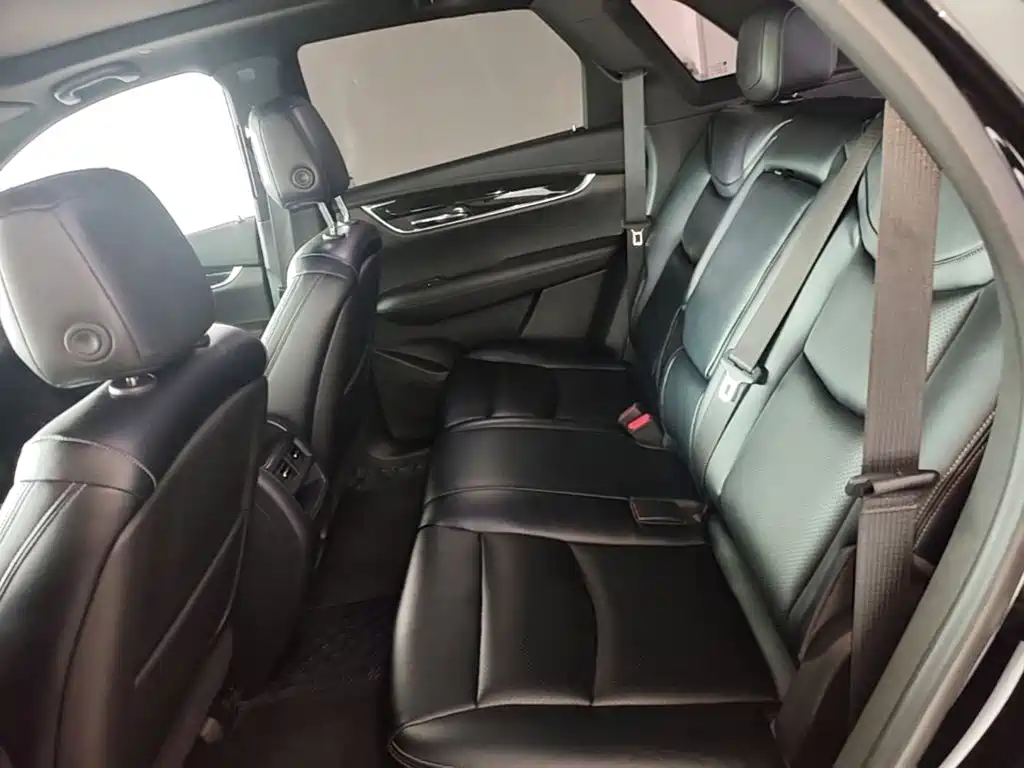 Cadillac XT5 — фото 17
