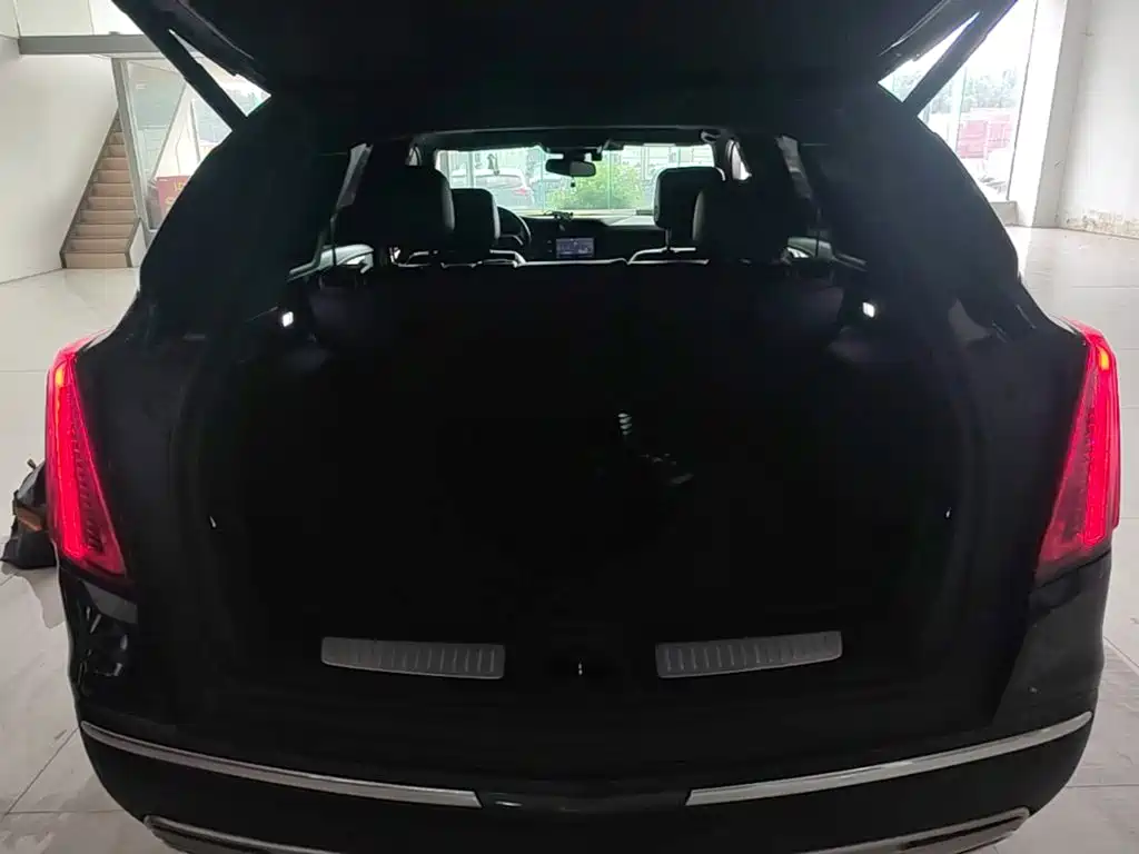 Cadillac XT5 — фото 19